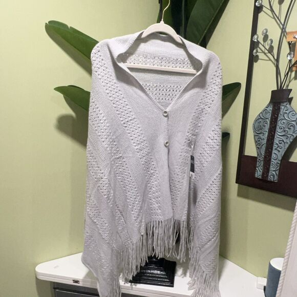 Bijoux Terner Sweaters - BIJOUX TERNER CARDISHAWL SOLID Knit Shawl Light Grey 3 Ways Fringe Button